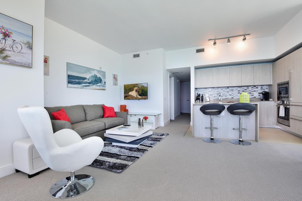 Contemporary Beach Resort Condos Дания-Бич Экстерьер фото