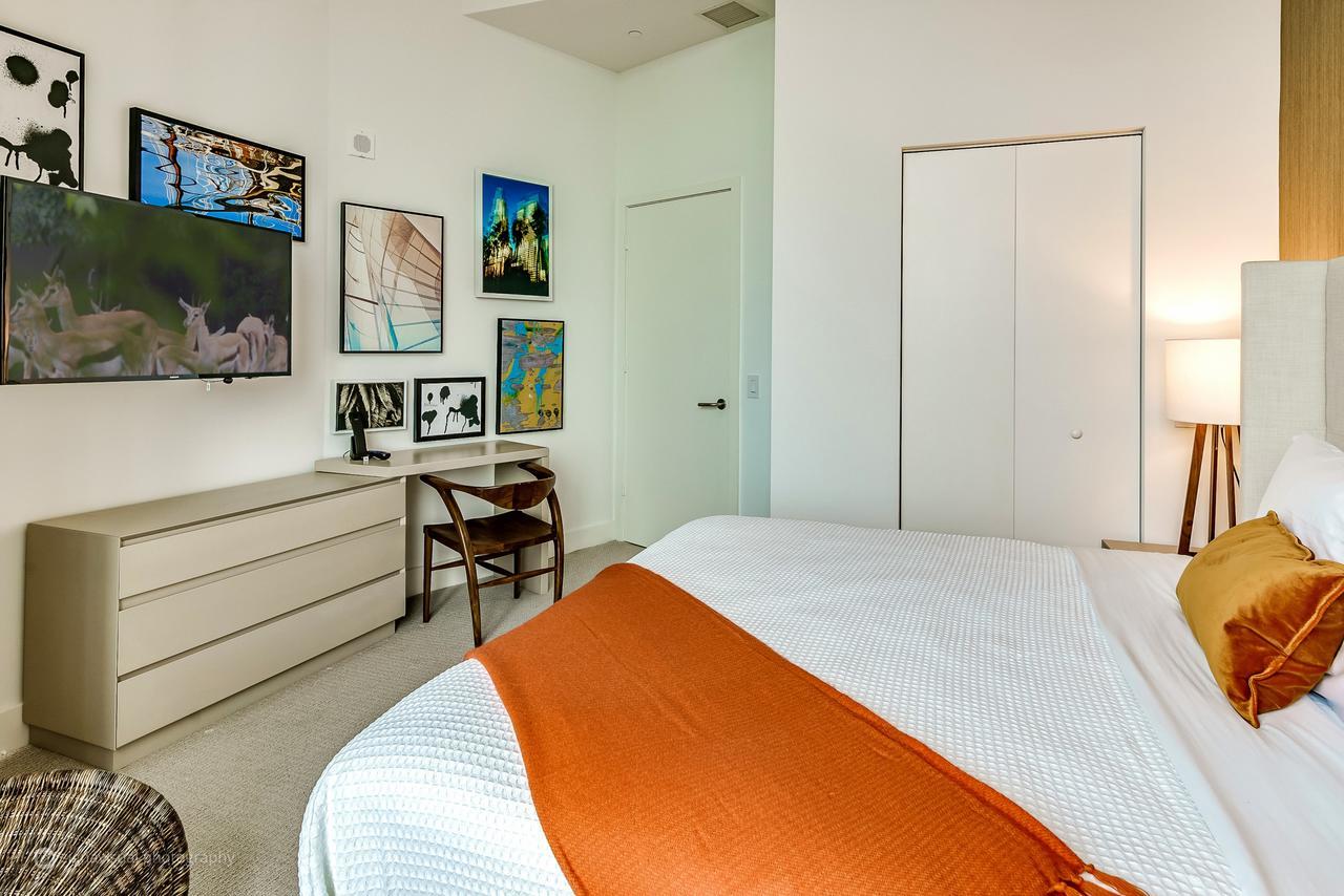 Contemporary Beach Resort Condos Дания-Бич Экстерьер фото