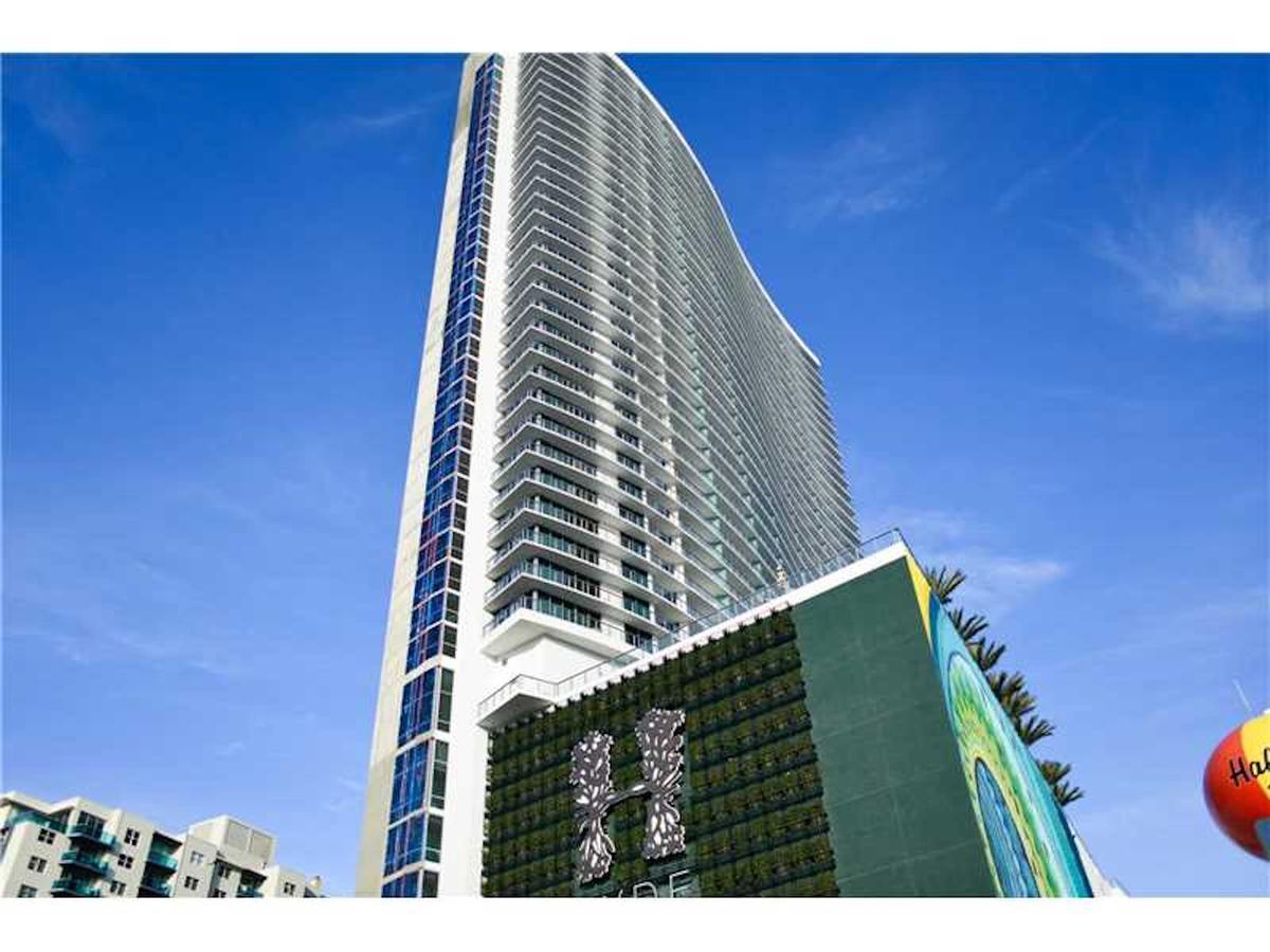 Contemporary Beach Resort Condos Дания-Бич Экстерьер фото