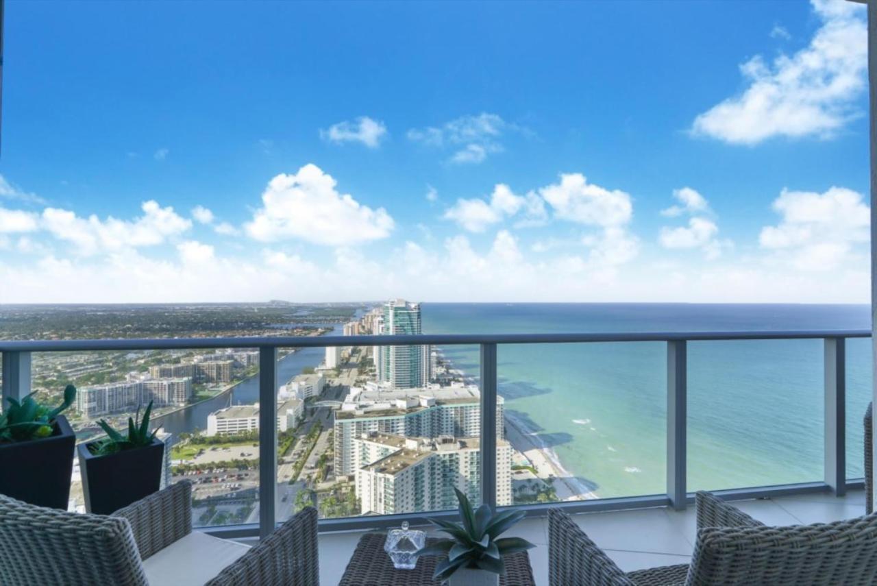 Contemporary Beach Resort Condos Дания-Бич Экстерьер фото