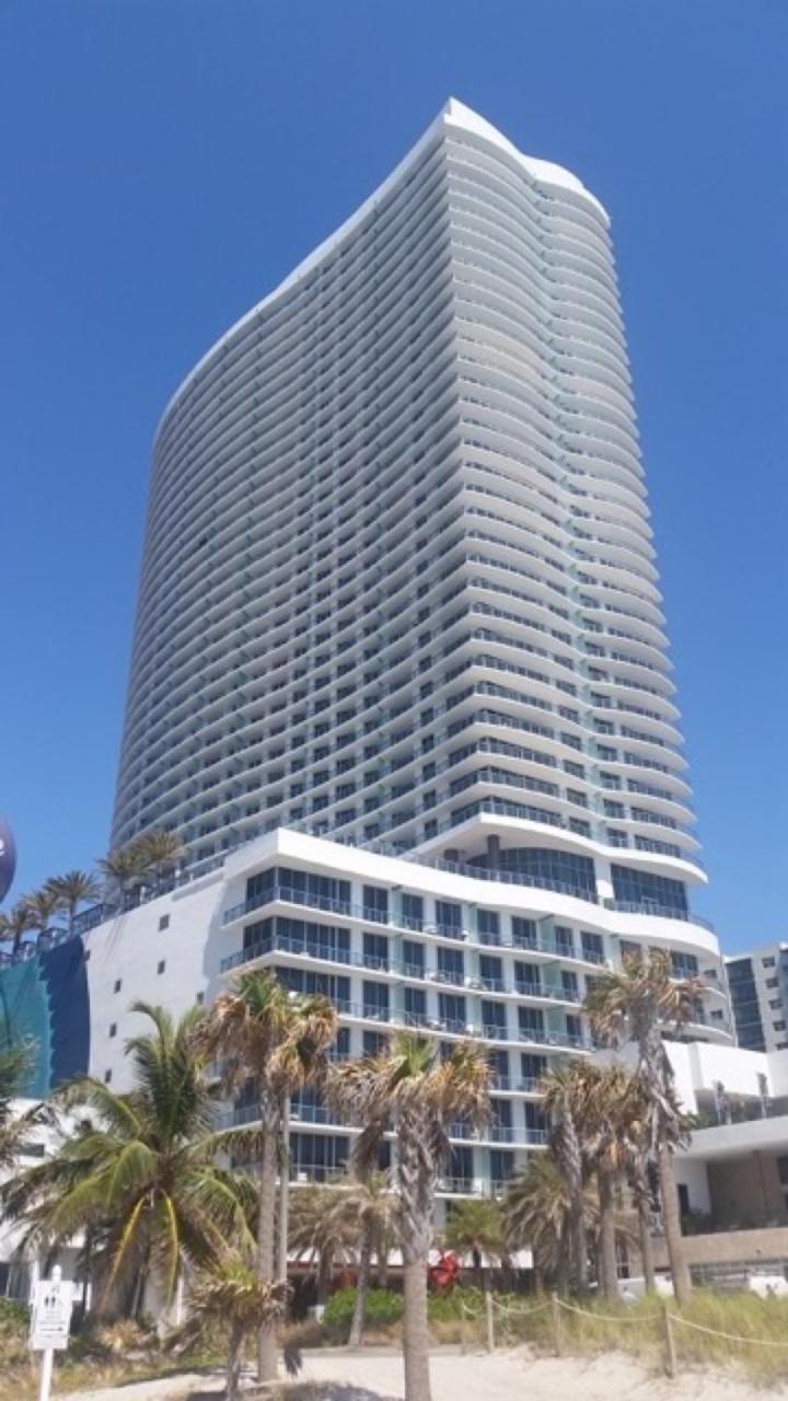 Contemporary Beach Resort Condos Дания-Бич Экстерьер фото