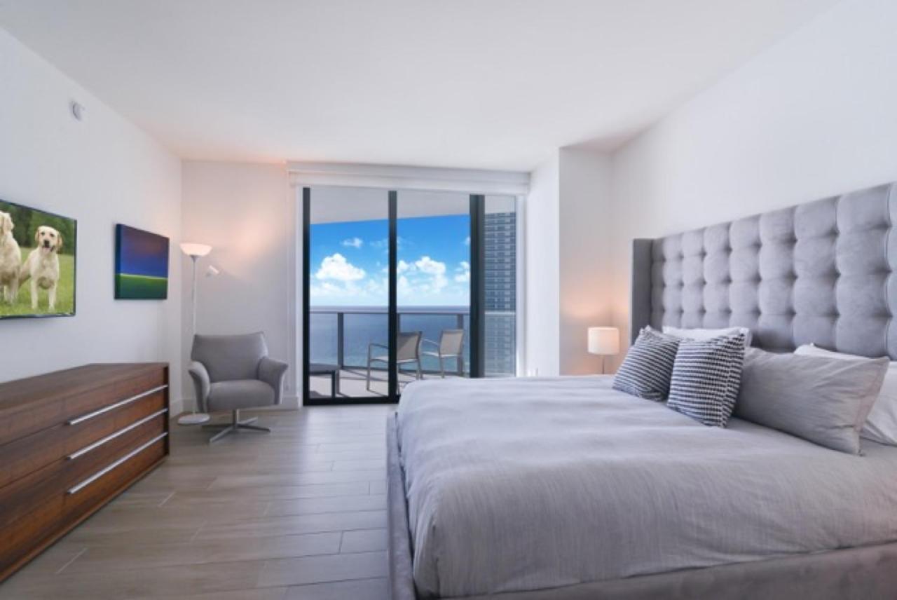 Contemporary Beach Resort Condos Дания-Бич Экстерьер фото