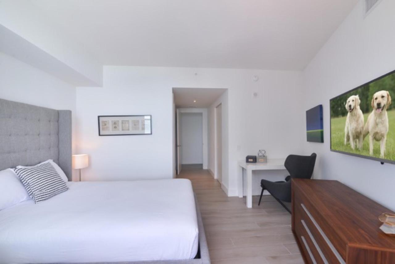 Contemporary Beach Resort Condos Дания-Бич Экстерьер фото