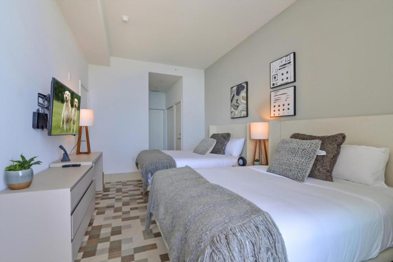 Contemporary Beach Resort Condos Дания-Бич Экстерьер фото