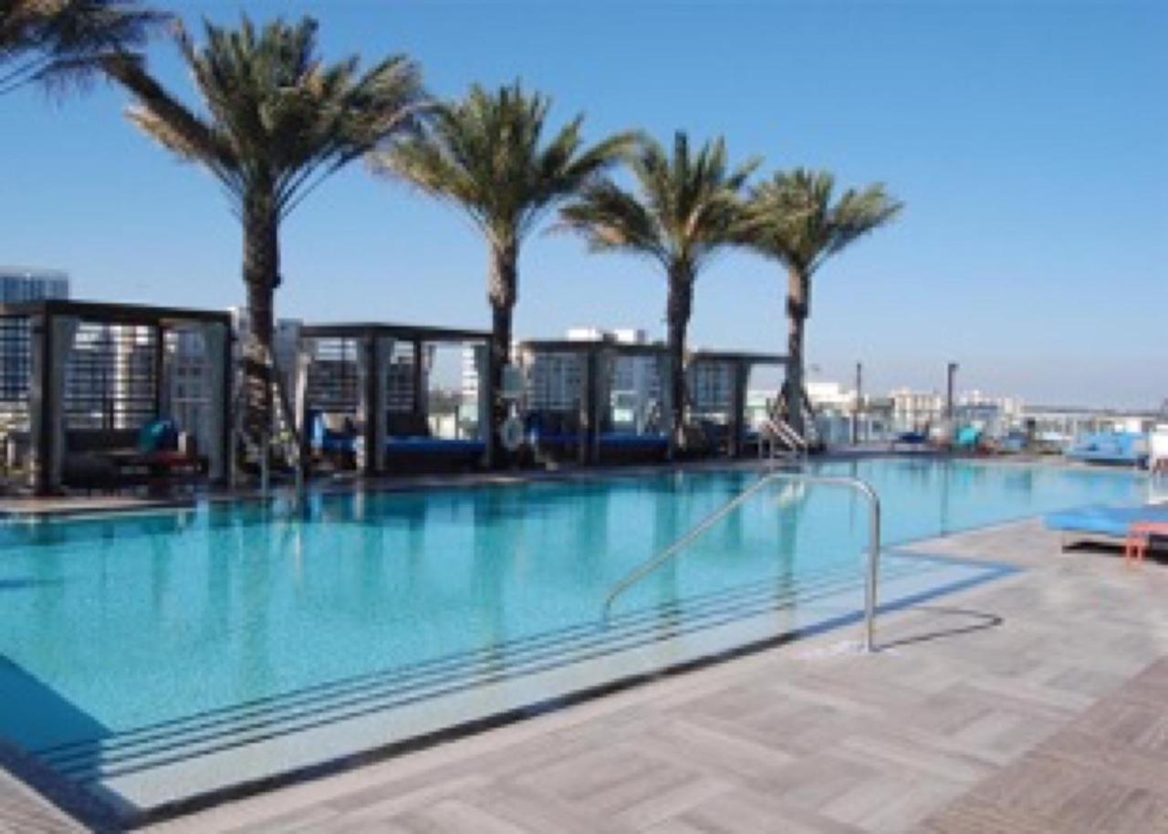 Contemporary Beach Resort Condos Дания-Бич Экстерьер фото
