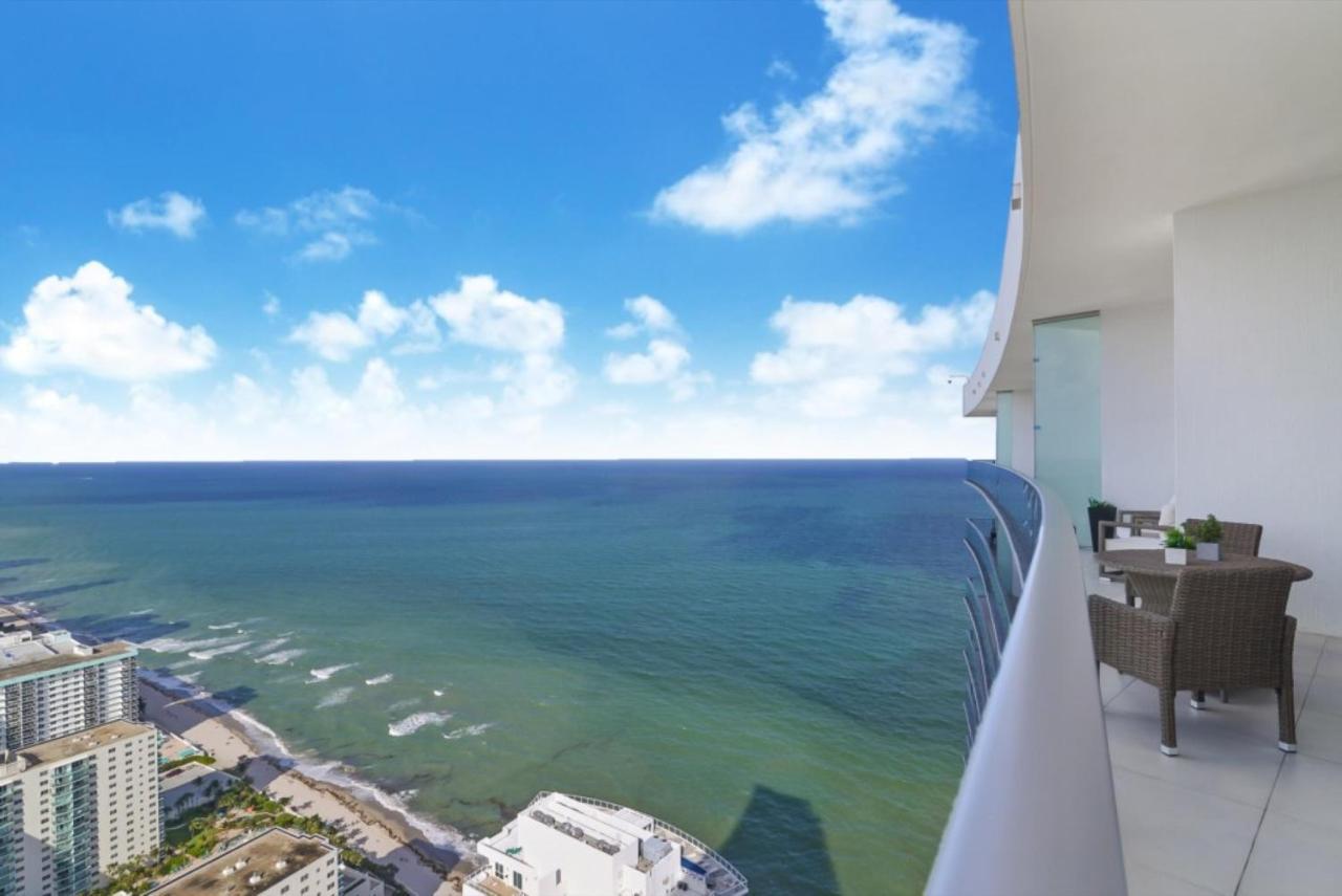 Contemporary Beach Resort Condos Дания-Бич Экстерьер фото